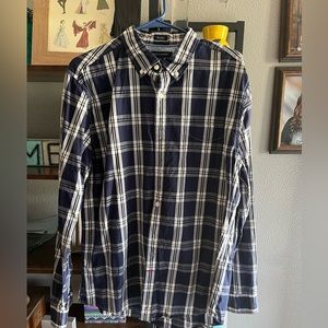 Like New!  Tommy Hilfiger button down shirt.  Size Large.
